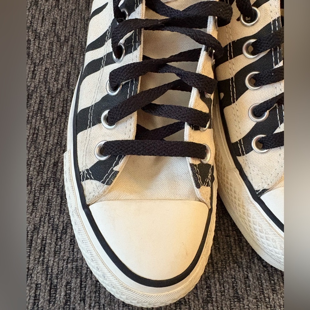 Converse All Star Chuck Taylor Unisex Zebra Low Top Sneakers Women’s 7 Men’s 5 - Picture 9 of 12